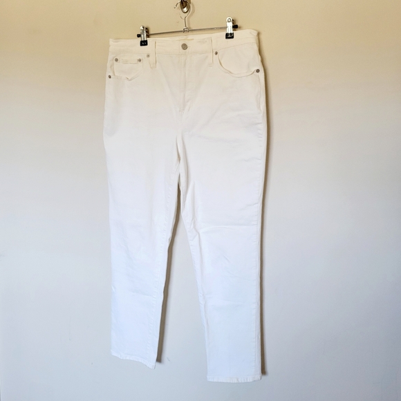 Madewell The High-Rise Perfect Vintage Jean in White - Picture 5 of 10